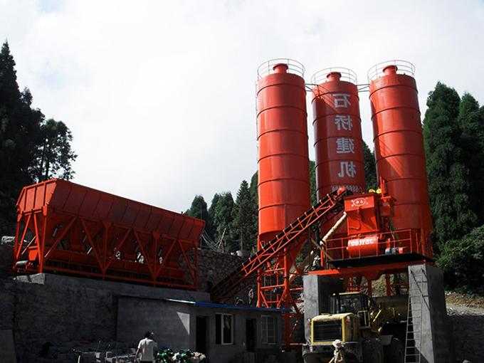 Close view of Chongqing Xiannu Mountain mixing plant